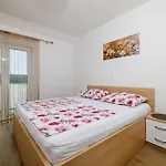 Ren Apartman