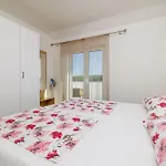 Ren Apartman *