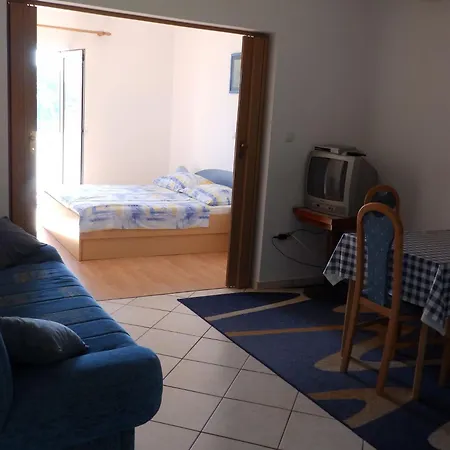 Ren Apartment *
