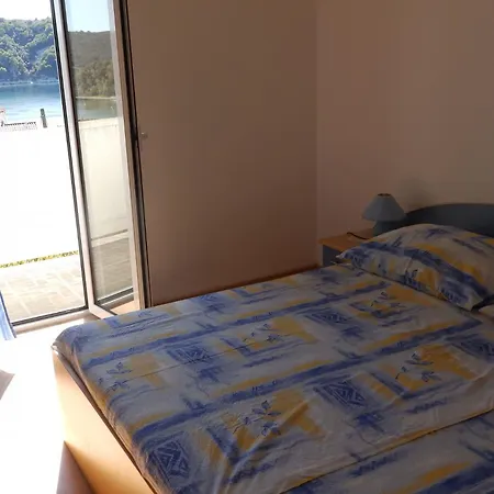 Apartment Ren *